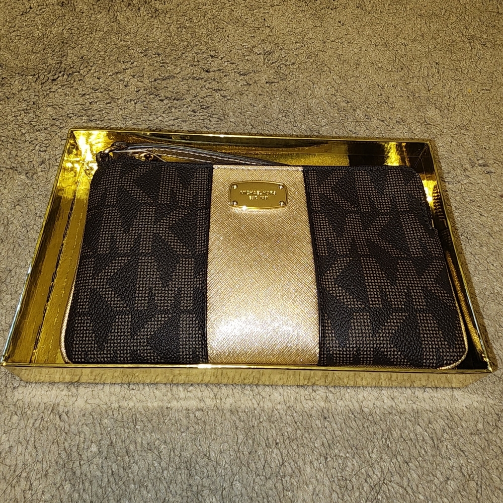 Michael Kors Wristlet